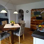 Фермерский дом Bei Schuetts - Spiel Und Spass Im Garten Rund Um Eine Moderne