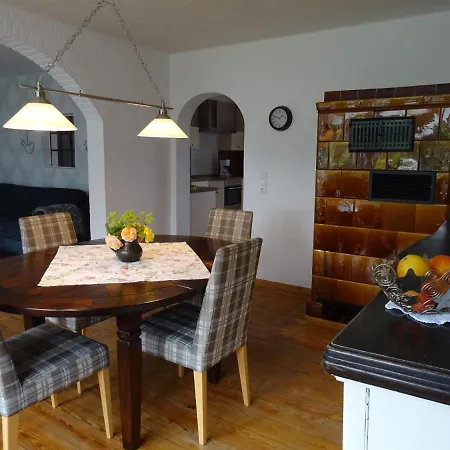 Alojamento de Turismo Rural Bei Schuetts - Spiel Und Spass Im Garten Rund Um Eine Moderne